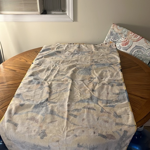 Minions Beach Towel! Despicable Me Minions Print Beach Towel Standard Size GUC - Picture 4 of 13